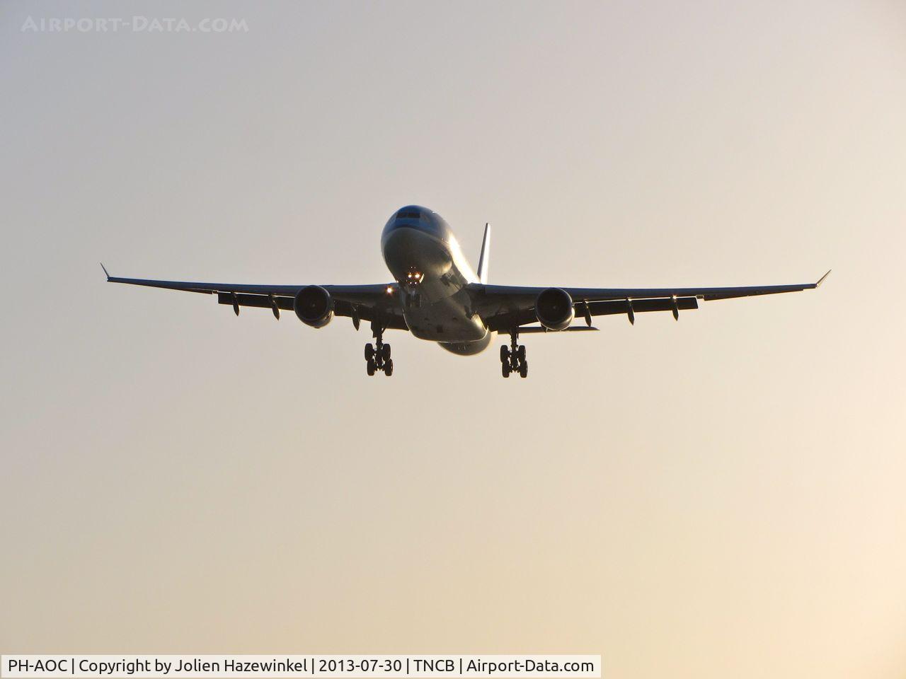 PH-AOC, 2005 Airbus A330-203 C/N 703, Coming in for landing on Flamingo Airport Bonaire