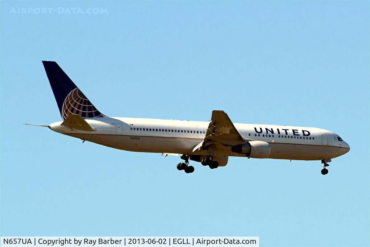 N657UA, 1993 Boeing 767-322 C/N 27112, Boeing 767-322ER [27112] (United Airlines) Home~G 02/06/2013. On approach 27L.
