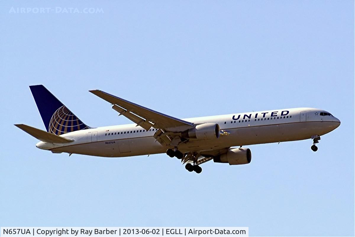 N657UA, 1993 Boeing 767-322 C/N 27112, Boeing 767-322ER [27112] (United Airlines) Home~G 02/06/2013. On approach 27L.