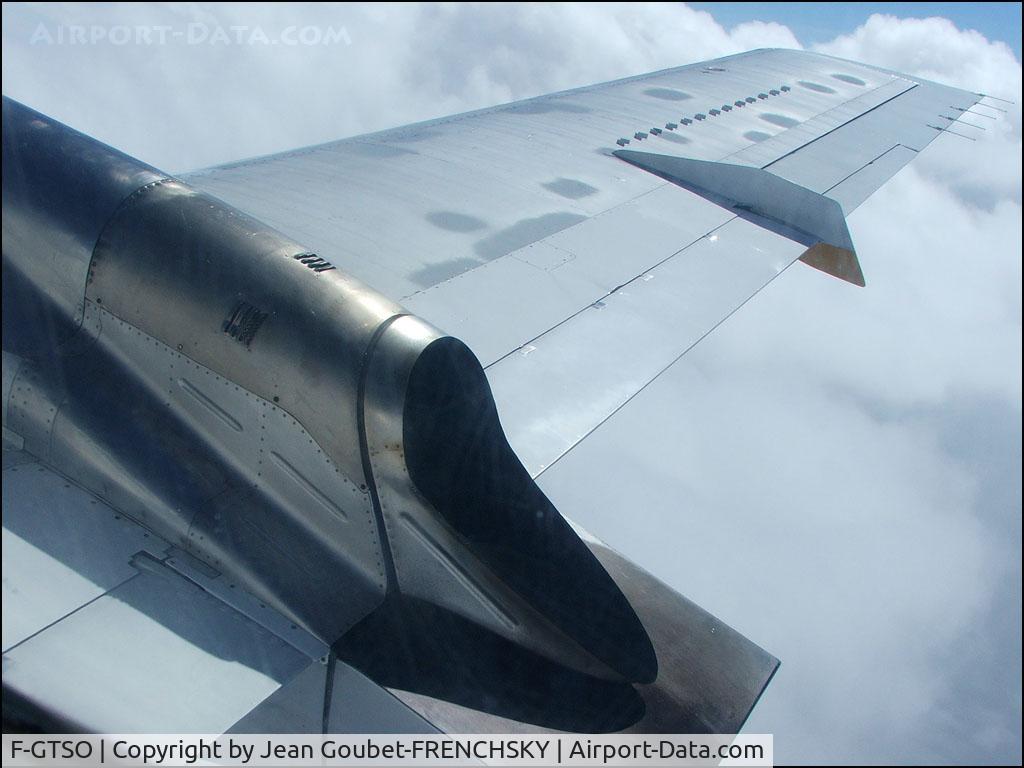 F-GTSO, 1988 Embraer EMB-120ER Brasilia C/N 120097, in flight between Rennes and Bordeaux