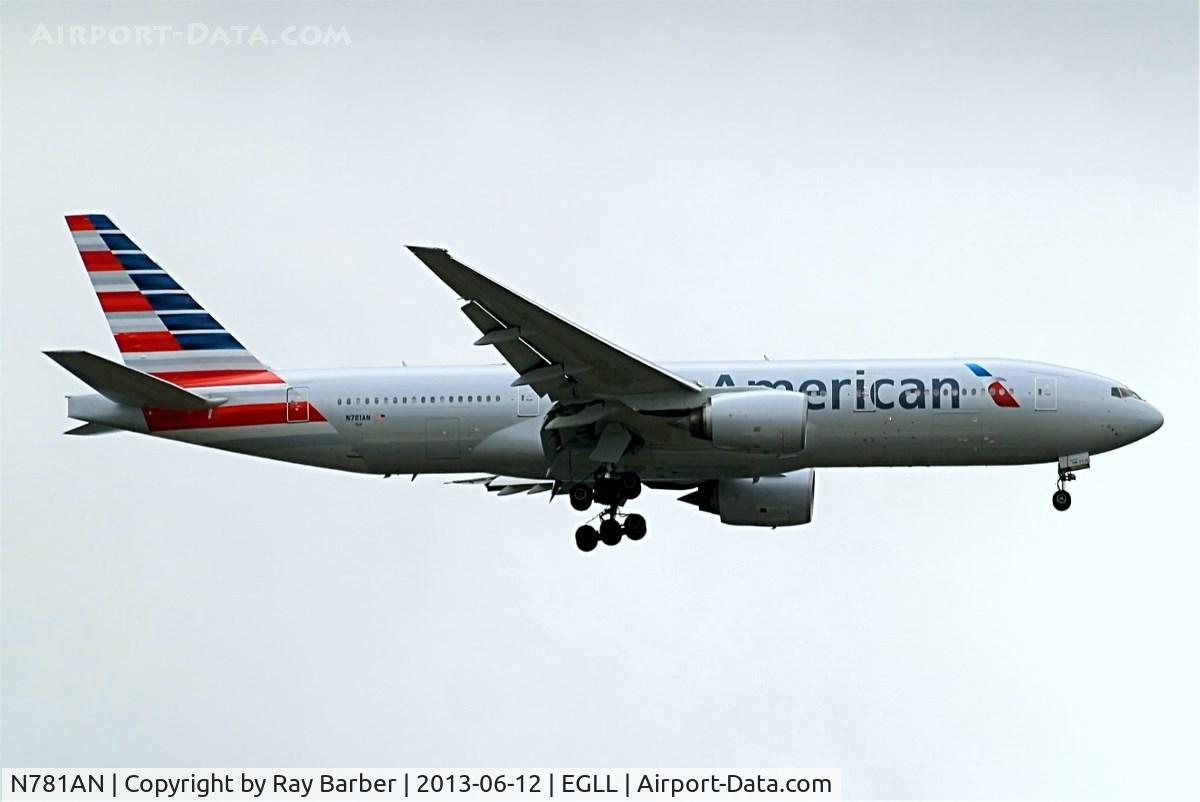 N781AN, 2000 Boeing 777-223 C/N 29586, Boeing 777-223ER [29586] (American Airlines) Home~G 12/06/2013