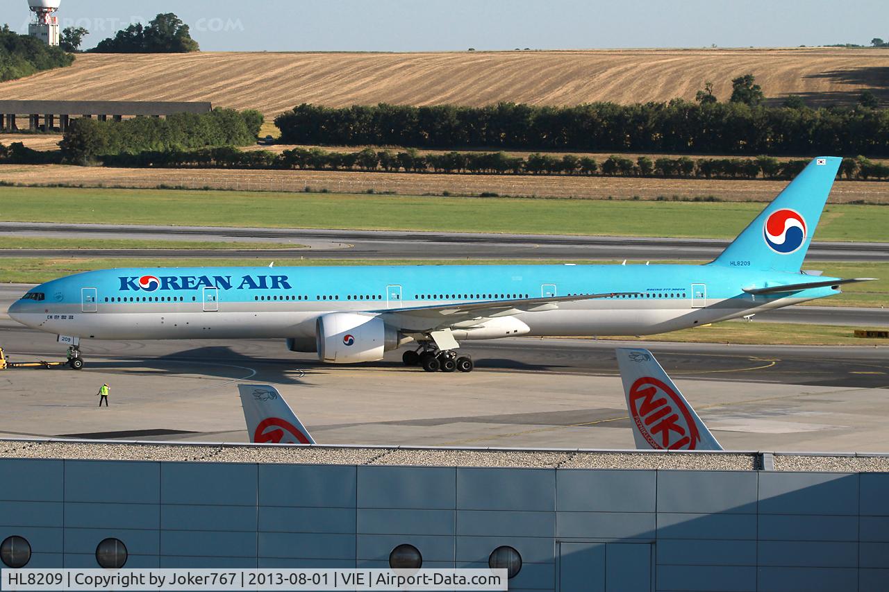 HL8209, 2010 Boeing 777-3B5/ER C/N 37646, Korean Air