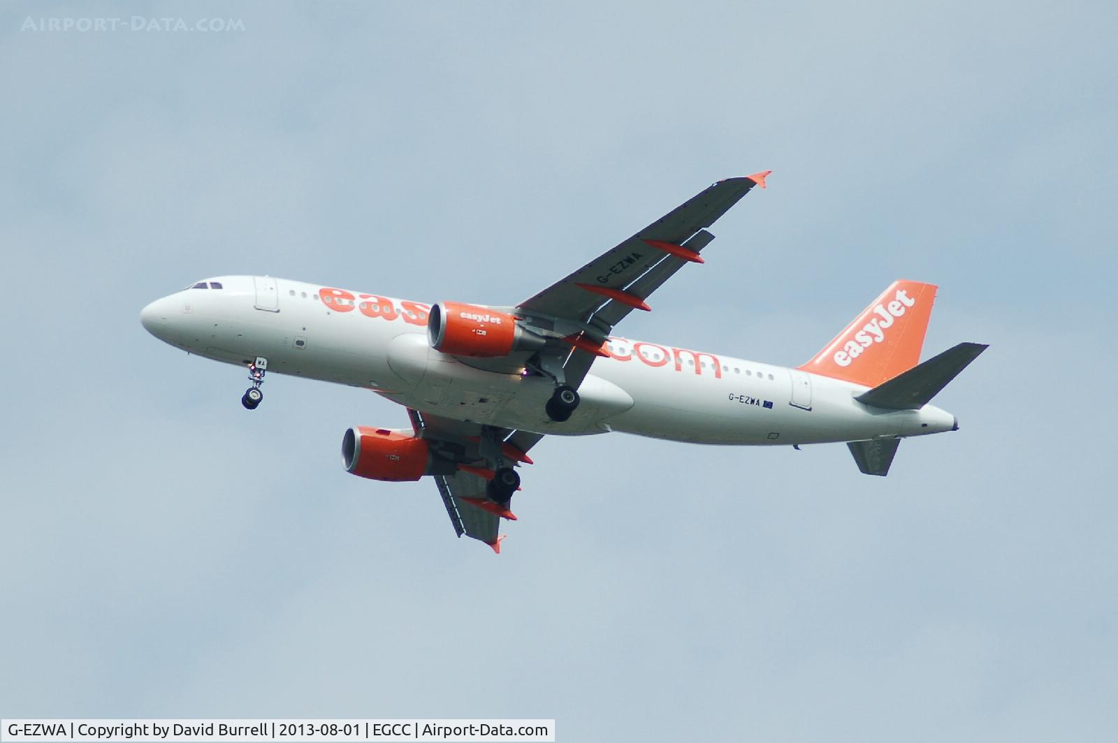 G-EZWA, 2012 Airbus A320-214 C/N 5201, Easyjet Airbus A320-214 G-EZWA on Approach to Manchester Airport.
