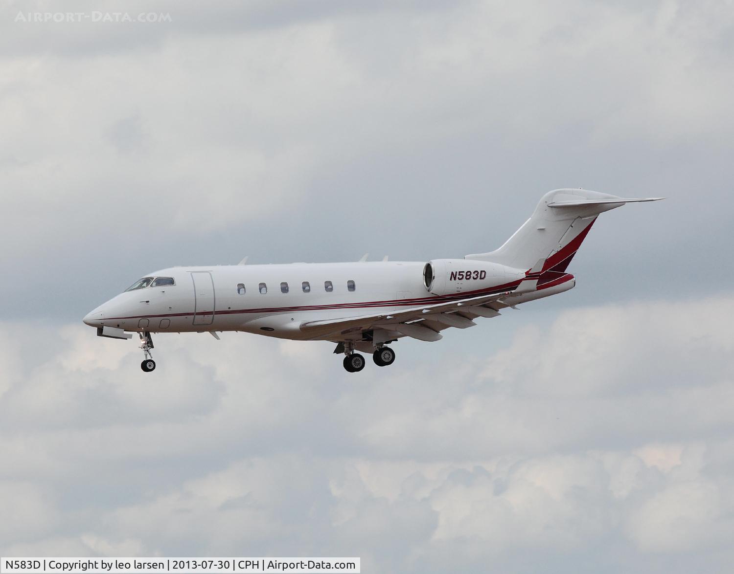 N583D, 2009 Bombardier Challenger 300 (BD-100-1A10) C/N 20318, Landing R-22L Copenhagen Kastrup 30.7.13