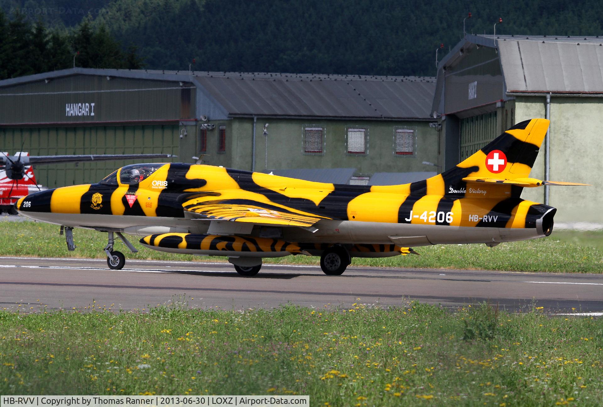 HB-RVV, 1968 Hawker Hunter T.68 C/N 41H-670841, Hawker Hunter