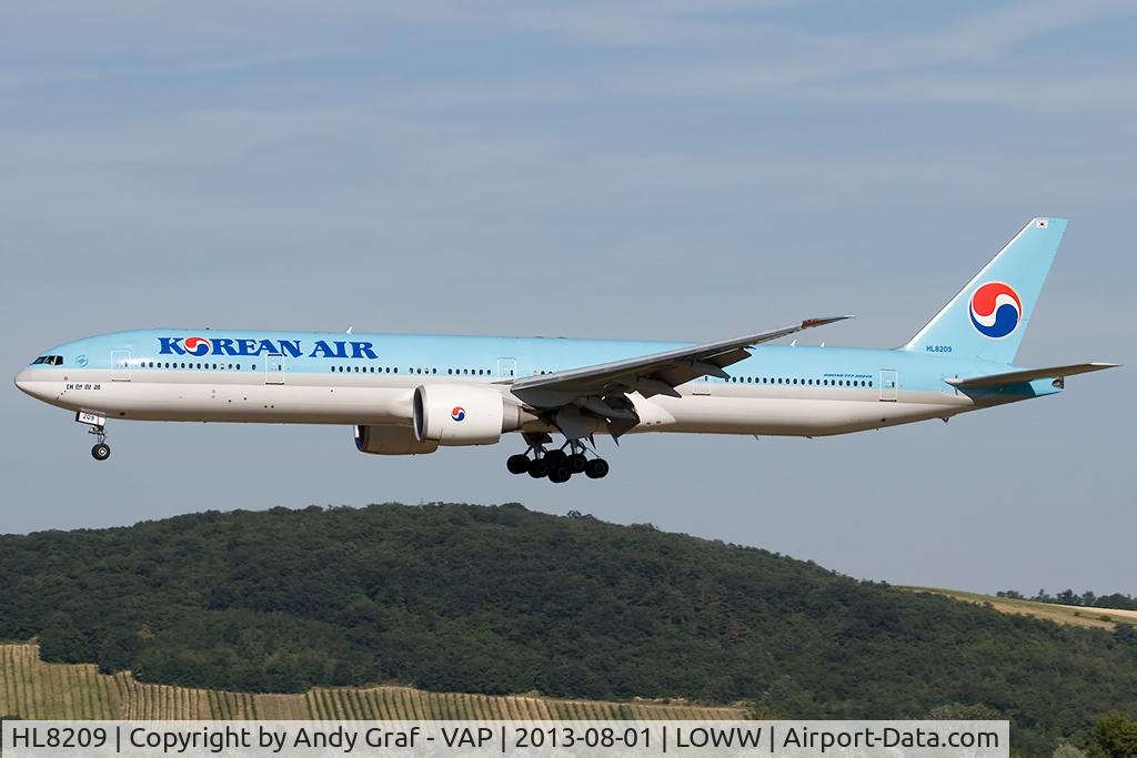 HL8209, 2010 Boeing 777-3B5/ER C/N 37646, Korean Air 777-300