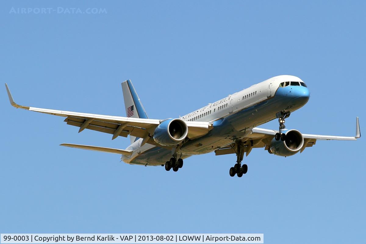 99-0003, 1998 Boeing C-32A (757-200) C/N 29027, Rwy 11