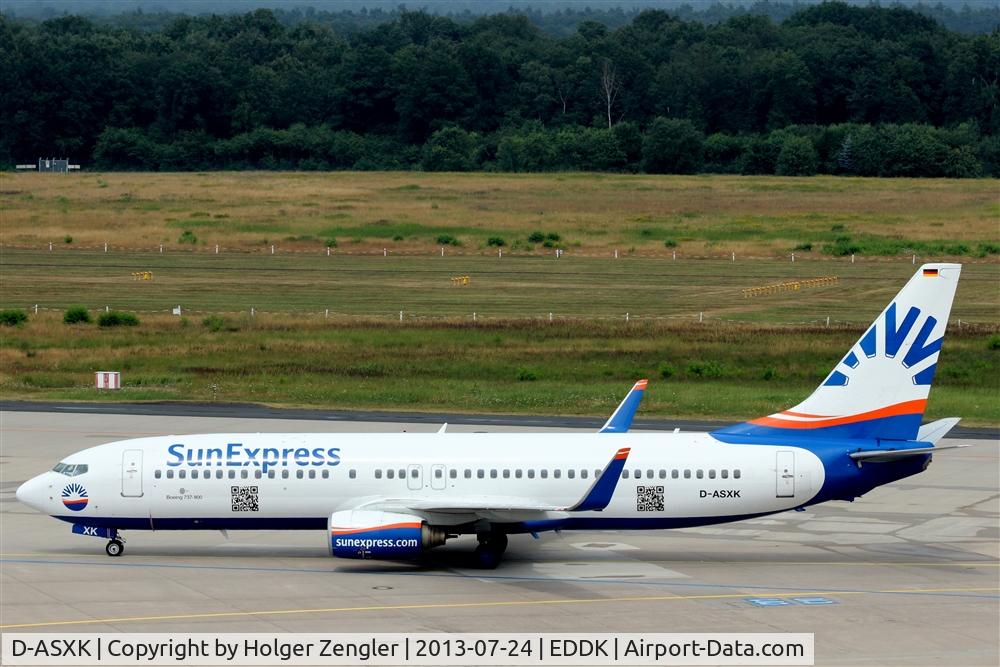 D-ASXK, 1998 Boeing 737-86J C/N 28070, On way to parking position....