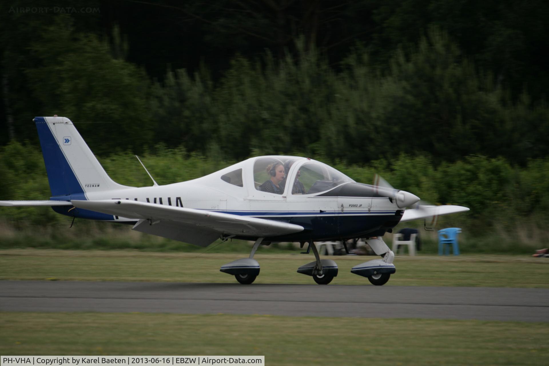 PH-VHA, 2006 Tecnam P-2002JF Sierra C/N 030, take-off @EBZW