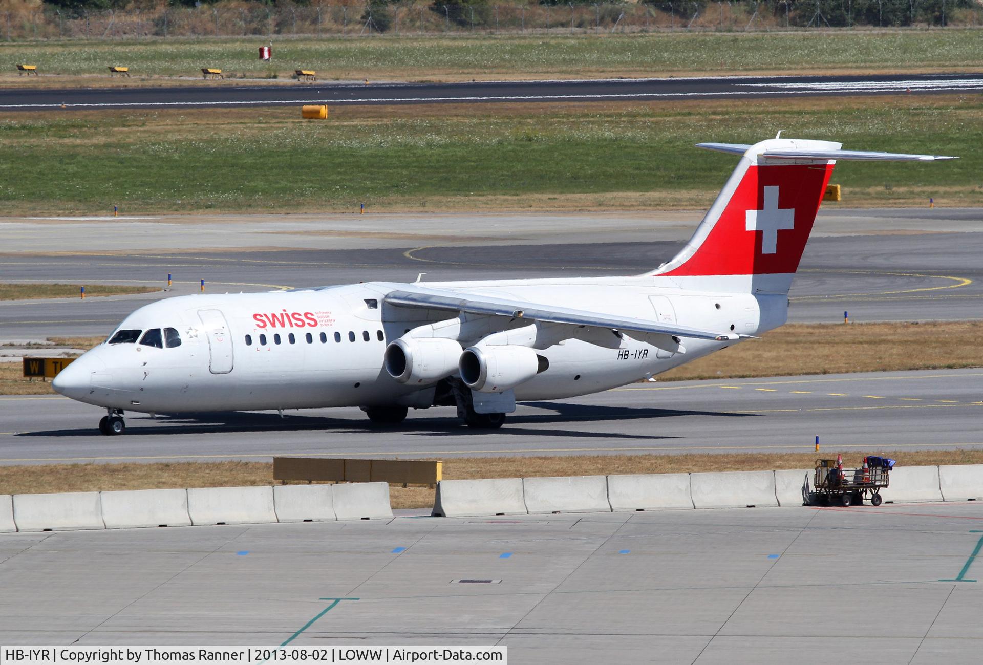 HB-IYR, 2001 British Aerospace Avro 146-RJ100 C/N E3382, Swiss Avro RJ100