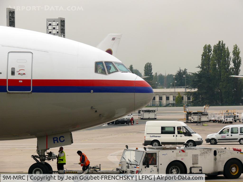 9M-MRC, 1997 Boeing 777-2H6/ER C/N 28410, Malaysian at CDG T1
