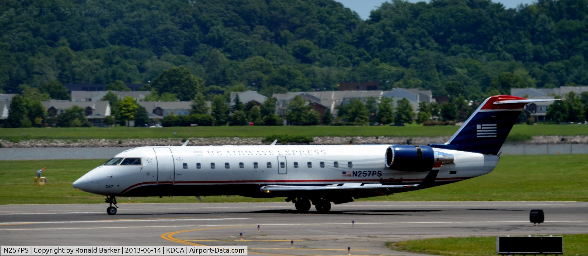 N257PS, 2004 Bombardier CRJ-200ER (CL-600-2B19) C/N 7939, Landing DCA