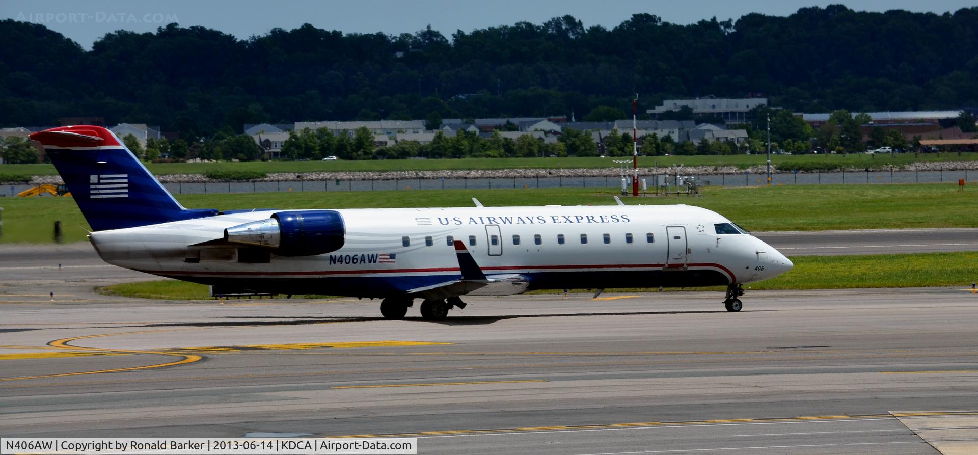 N406AW, 2000 Bombardier CRJ-200LR (CL-600-2B19) C/N 7402, Taxi DCA