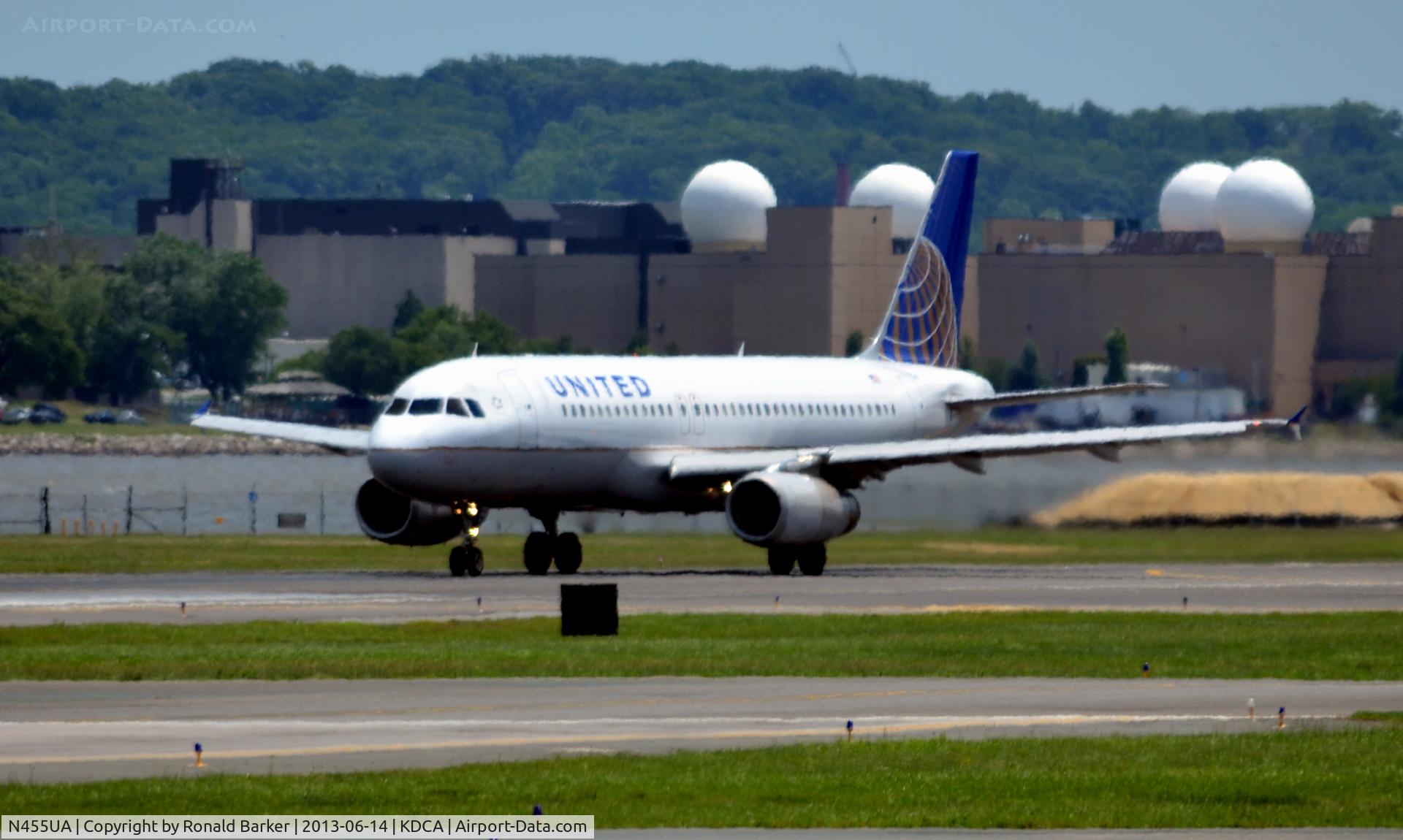 N455UA, 1999 Airbus A320-232 C/N 1105, Takeoff DCA
