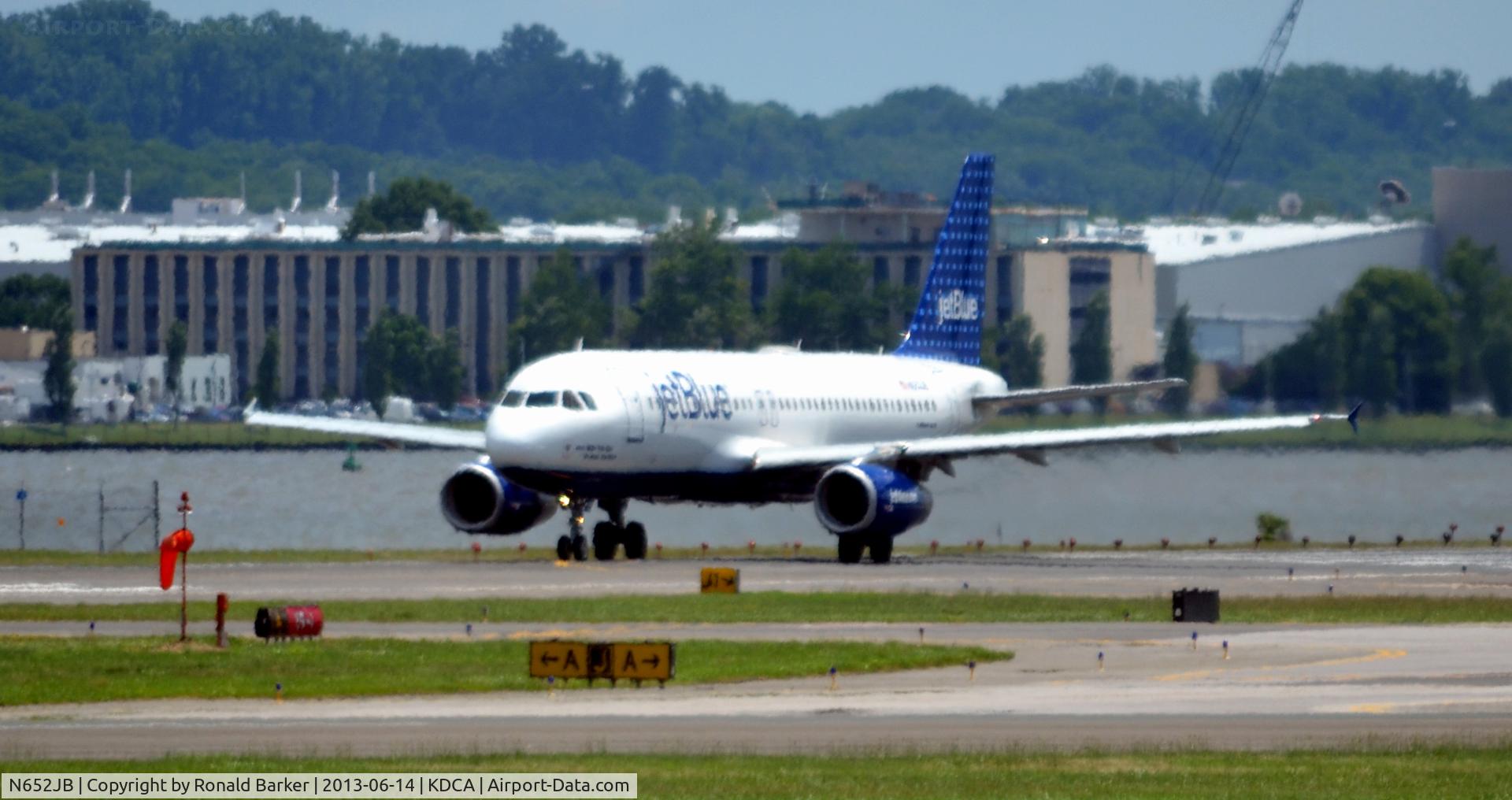 N652JB, 2007 Airbus A320-232 C/N 3029, Takeoff DCA