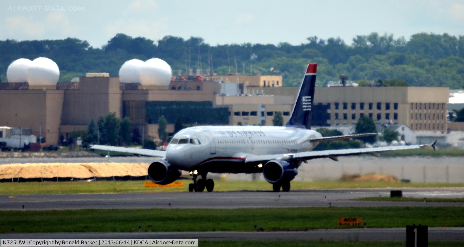 N725UW, 1999 Airbus A319-112 C/N 1135, Takeoff DCA