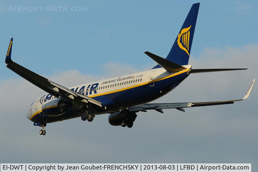 EI-DWT, 2008 Boeing 737-8AS C/N 33626, FR7338 landing 23 from SVQ