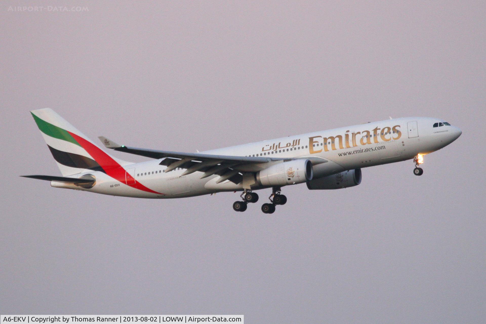 A6-EKV, 1999 Airbus A330-243 C/N 314, Emirates A330