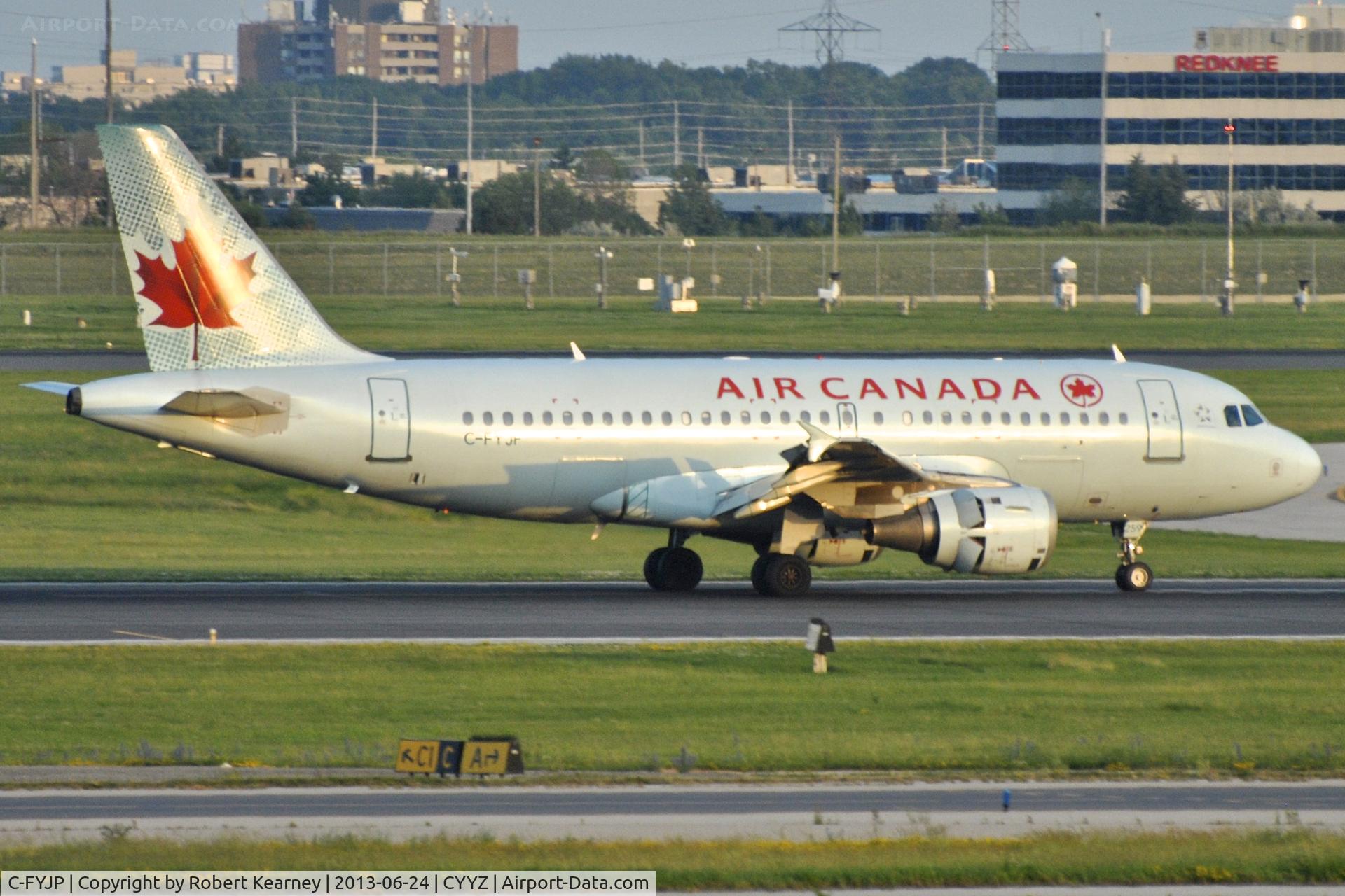 C-FYJP, 1997 Airbus A319-114 C/N 688, Rolling out after arrival