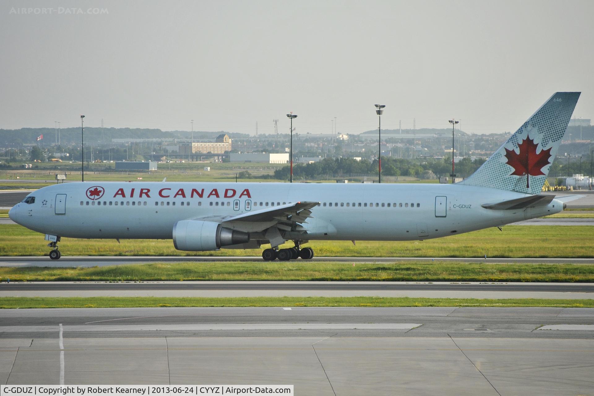 C-GDUZ, 1991 Boeing 767-38E C/N 25347, Taxiing out for departure