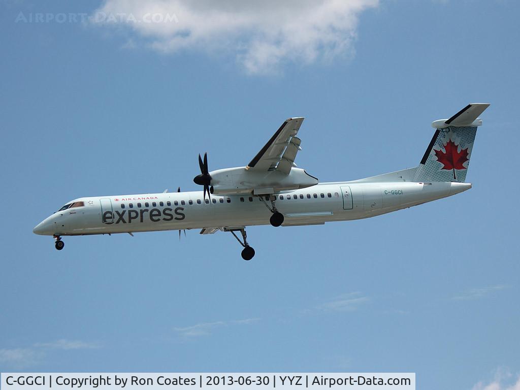 C-GGCI, 2012 De Havilland Canada DHC-8-402 Dash 8 C/N 4434, This Dehavilland Dash 8 is on final for 24L at Toronto's Pearson Airport