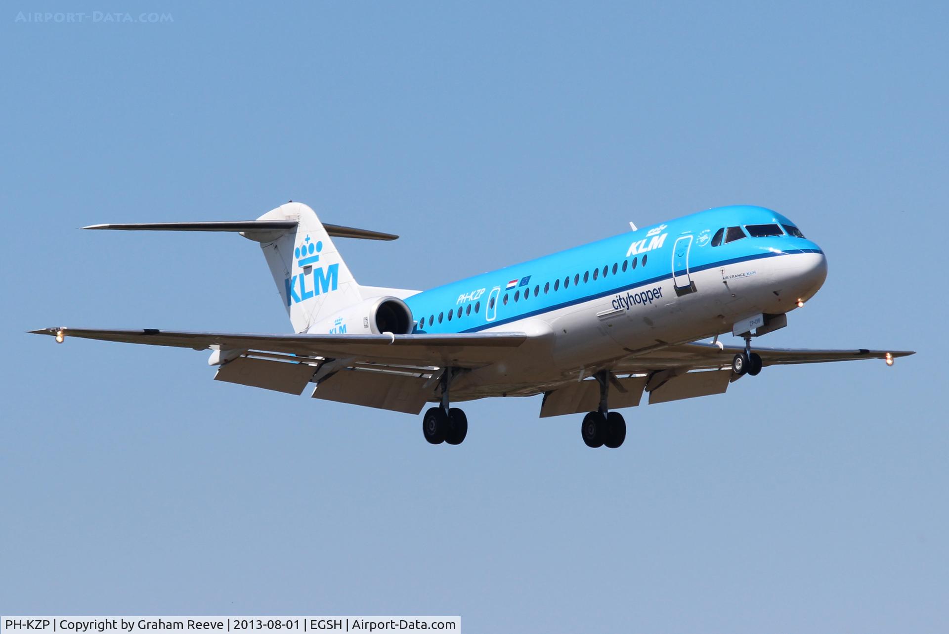 PH-KZP, 1995 Fokker 70 (F-28-0070) C/N 11539, About to land on Norwich's runway 09.