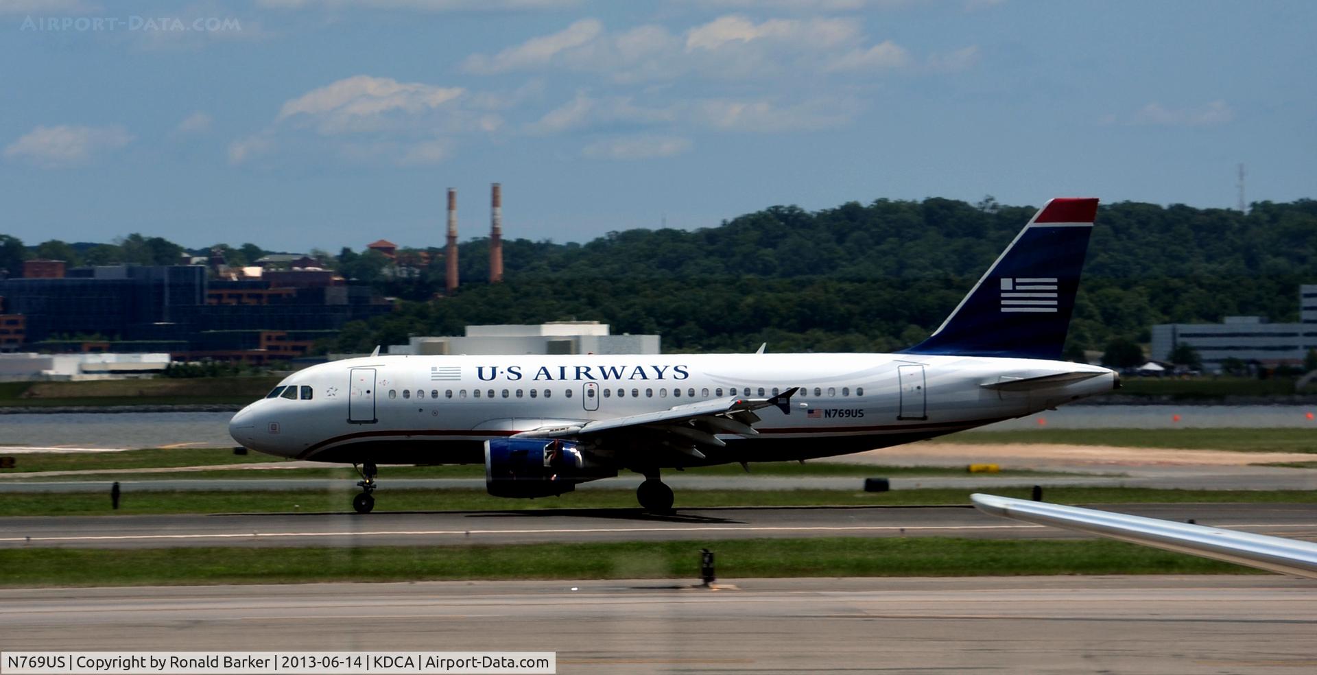 N769US, 2000 Airbus A319-112 C/N 1391, Landing DCA