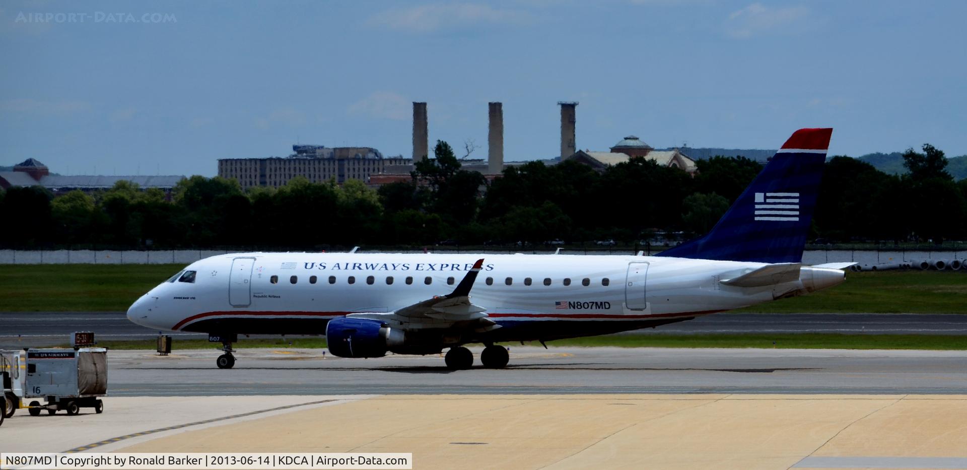 N807MD, 2004 Embraer 170SU (ERJ-170-100SU) C/N 17000020, Taxi DCA