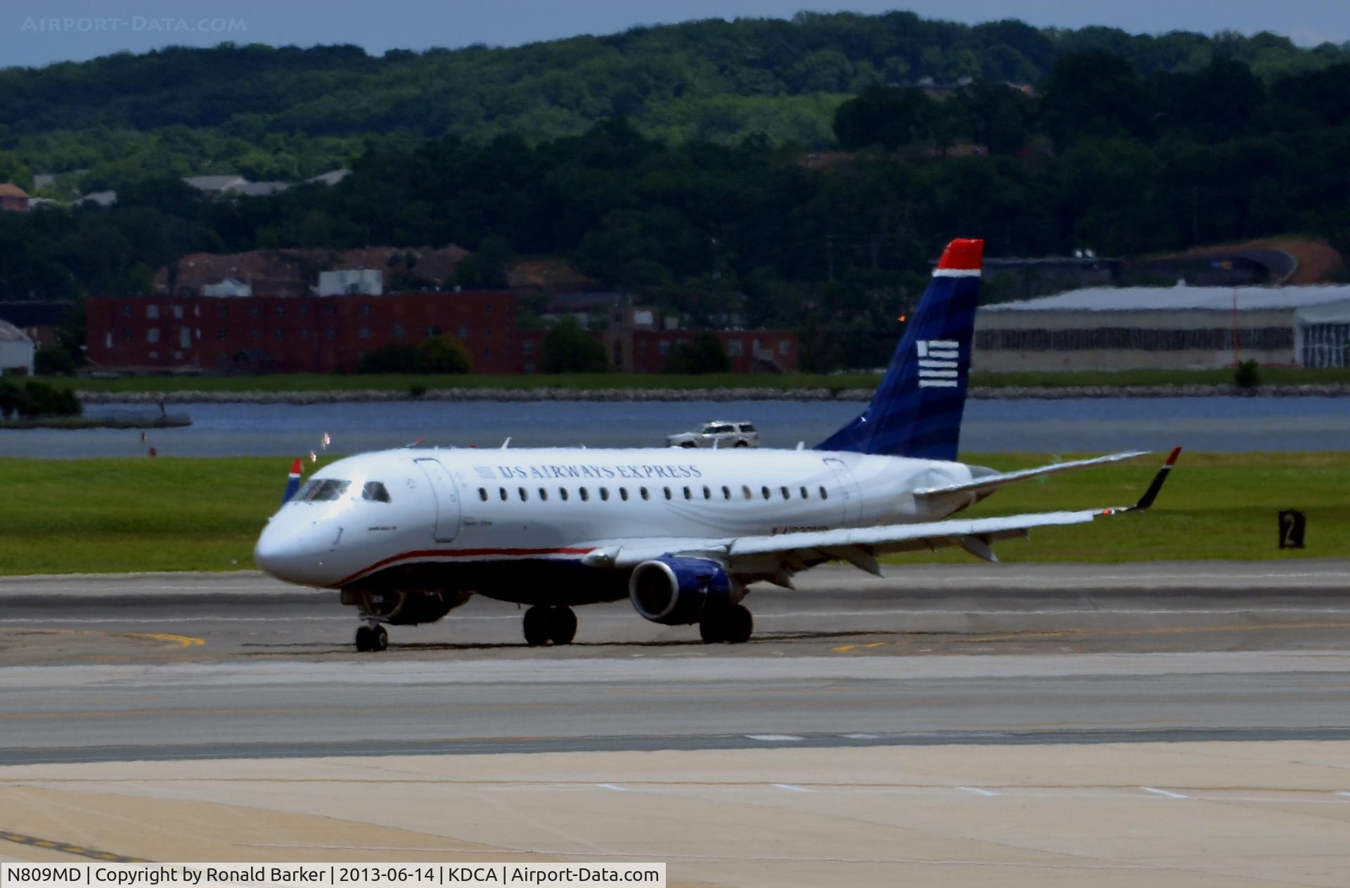 N809MD, 2004 Embraer 170SU (ERJ-170-100SU) C/N 17000022, Taxi DCA