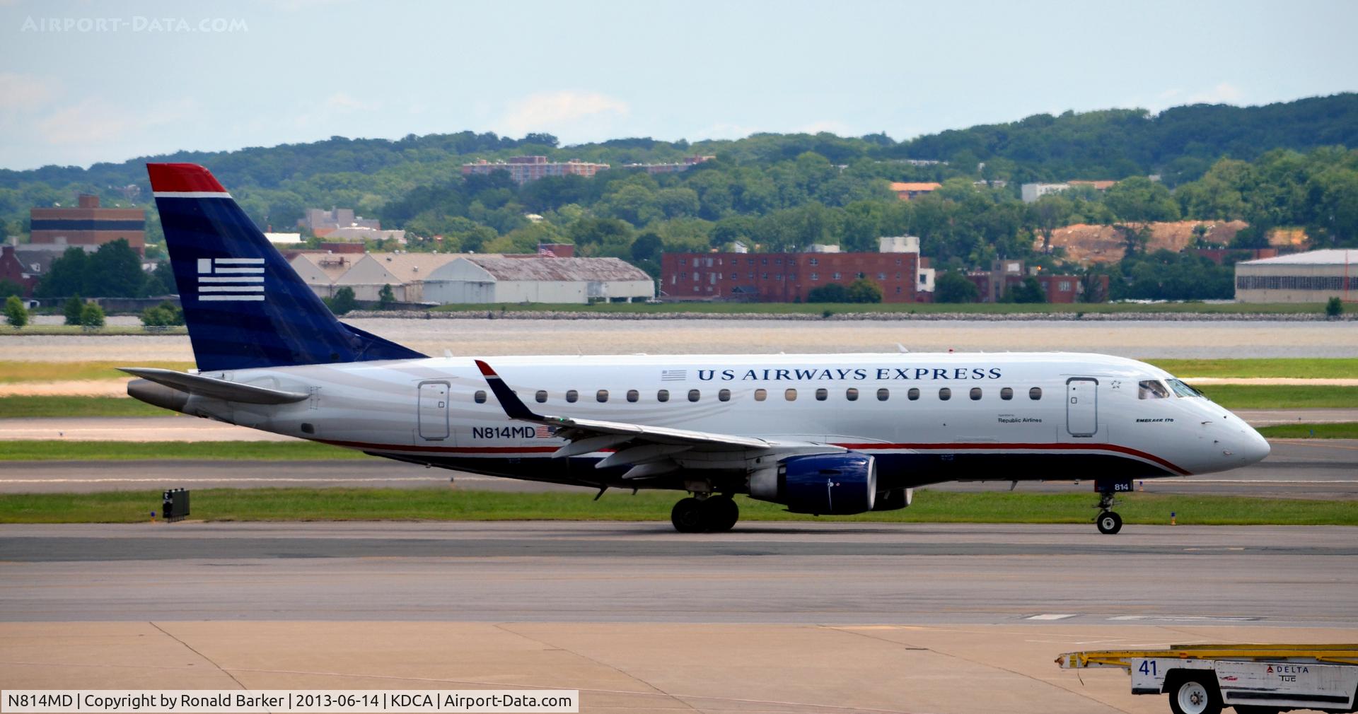 N814MD, 2004 Embraer 170SU (ERJ-170-100SU) C/N 17000033, Taxi DCA