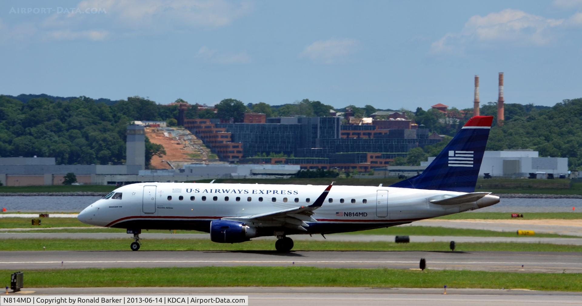N814MD, 2004 Embraer 170SU (ERJ-170-100SU) C/N 17000033, Takeoff roll DCA