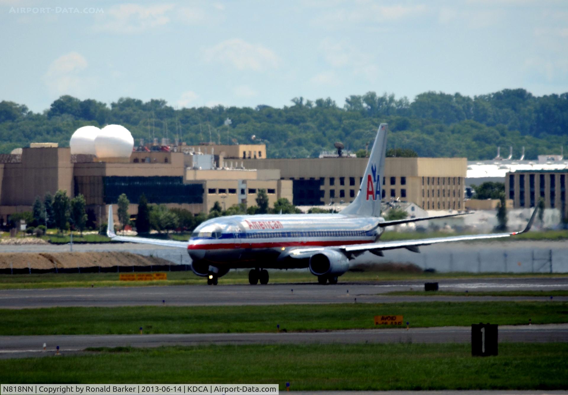 N818NN, 2009 Boeing 737-823 C/N 30910, Takeoff DCA