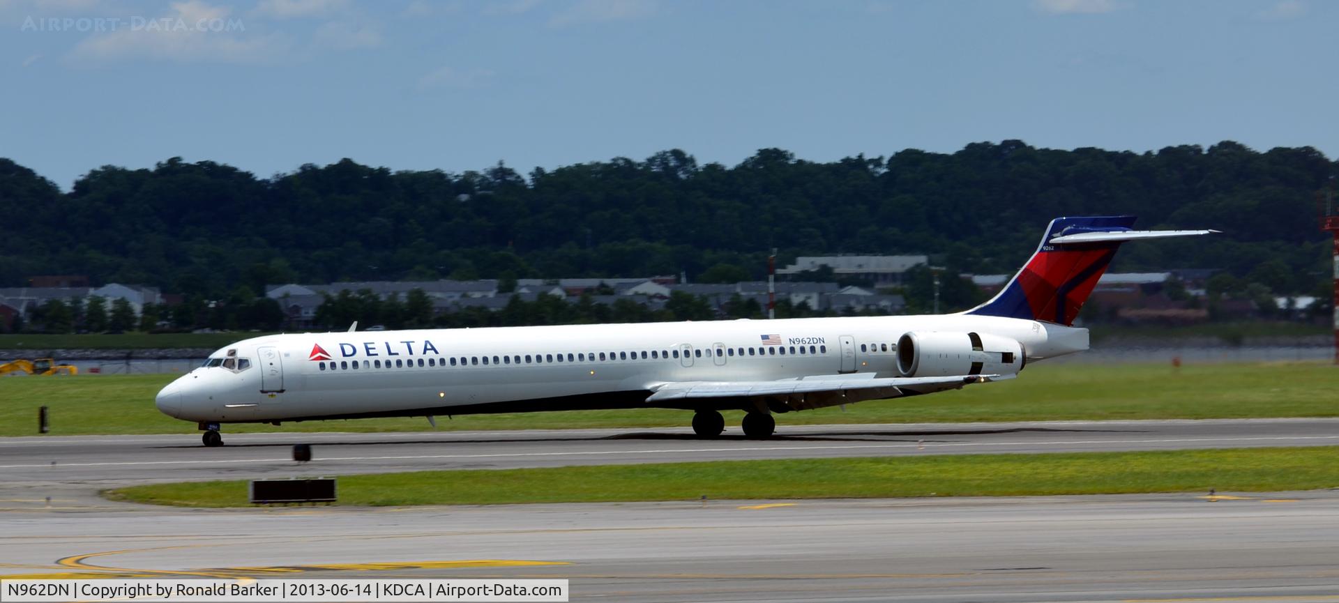N962DN, McDonnell Douglas MD-90-30 C/N 53532, Landing roll DCA  Thrust reversers deployed