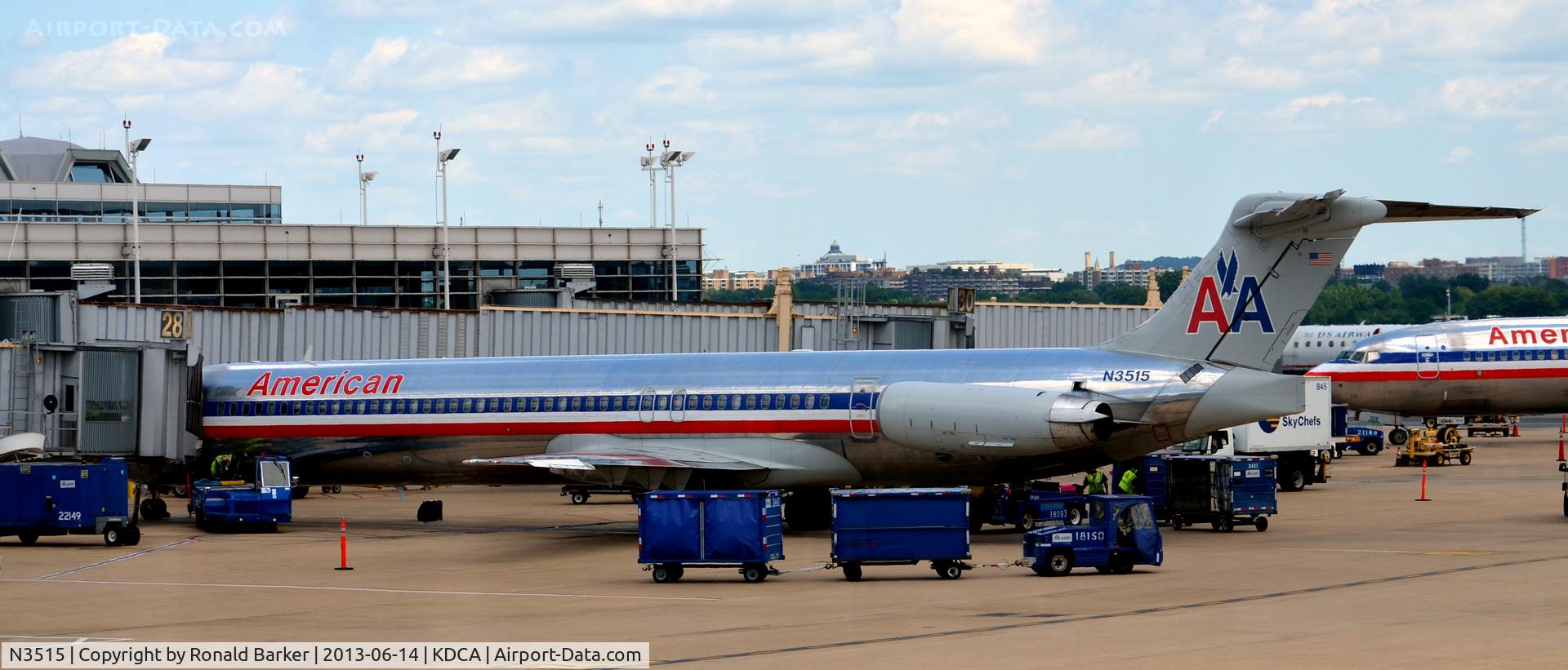 N3515, 1990 McDonnell Douglas MD-82 (DC-9-82) C/N 49892, Gate 39 DCA  Preparing for push back