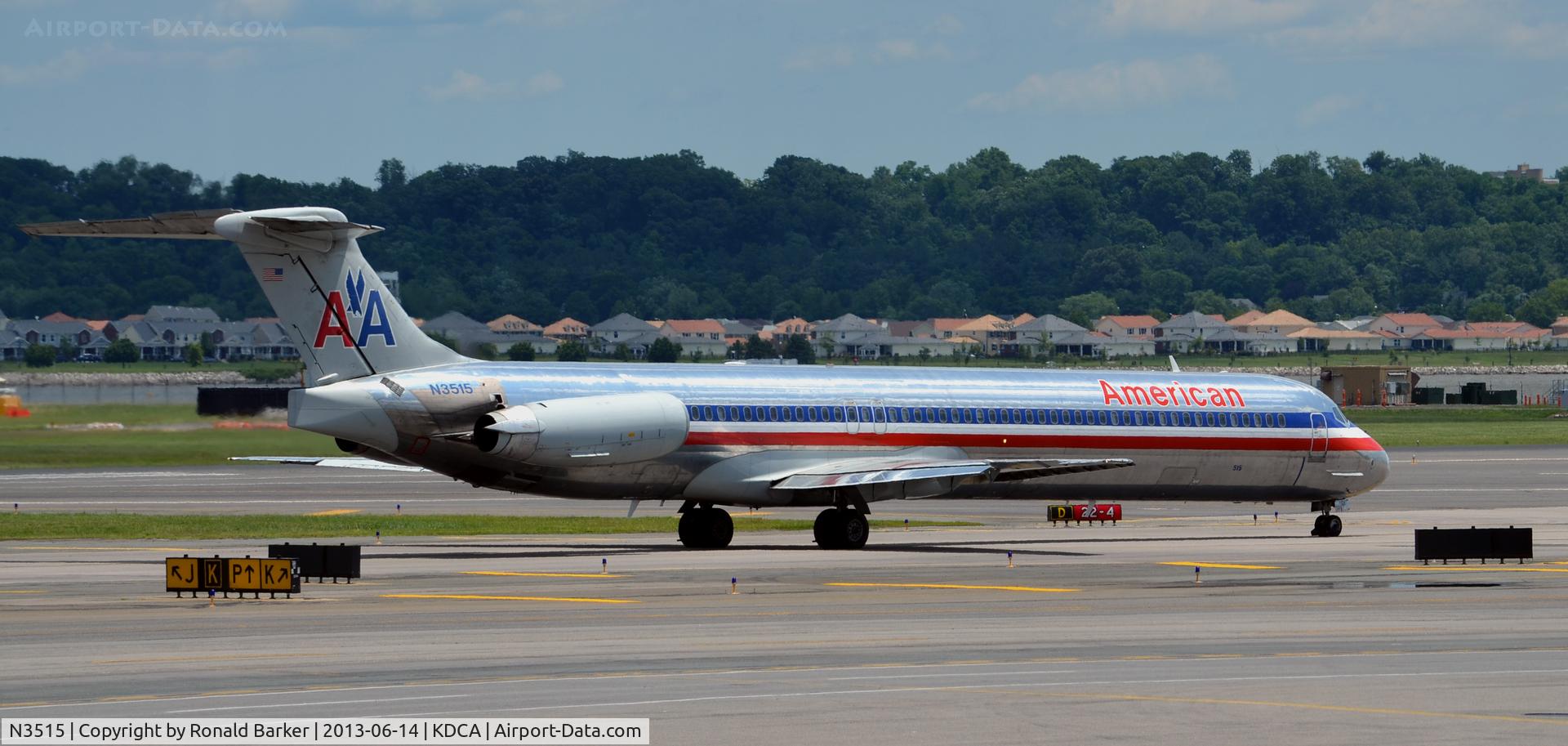 N3515, 1990 McDonnell Douglas MD-82 (DC-9-82) C/N 49892, Taxi DCA
