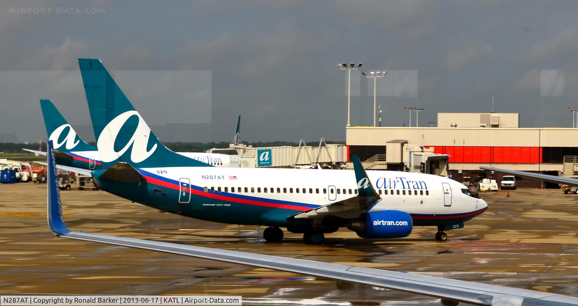 N287AT, 2006 Boeing 737-76N C/N 32671, Taxi ATL