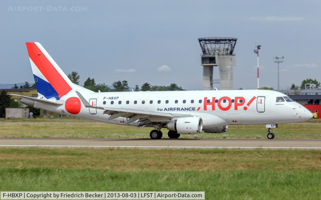 F-HBXP, 2004 Embraer 170LR (ERJ-170-100LR) C/N 17000036, decelerating after touchdown