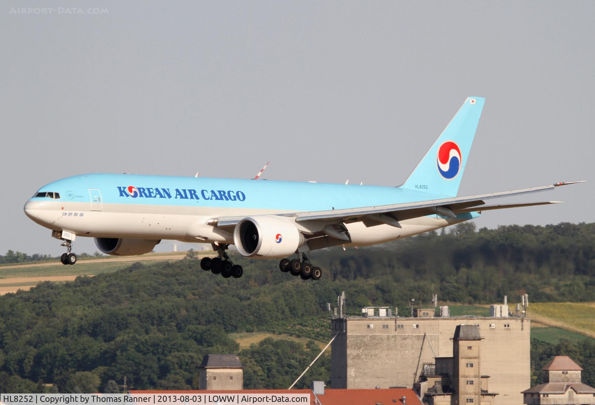 HL8252, 2012 Boeing 777-FB5 C/N 37638, Korean Air B777