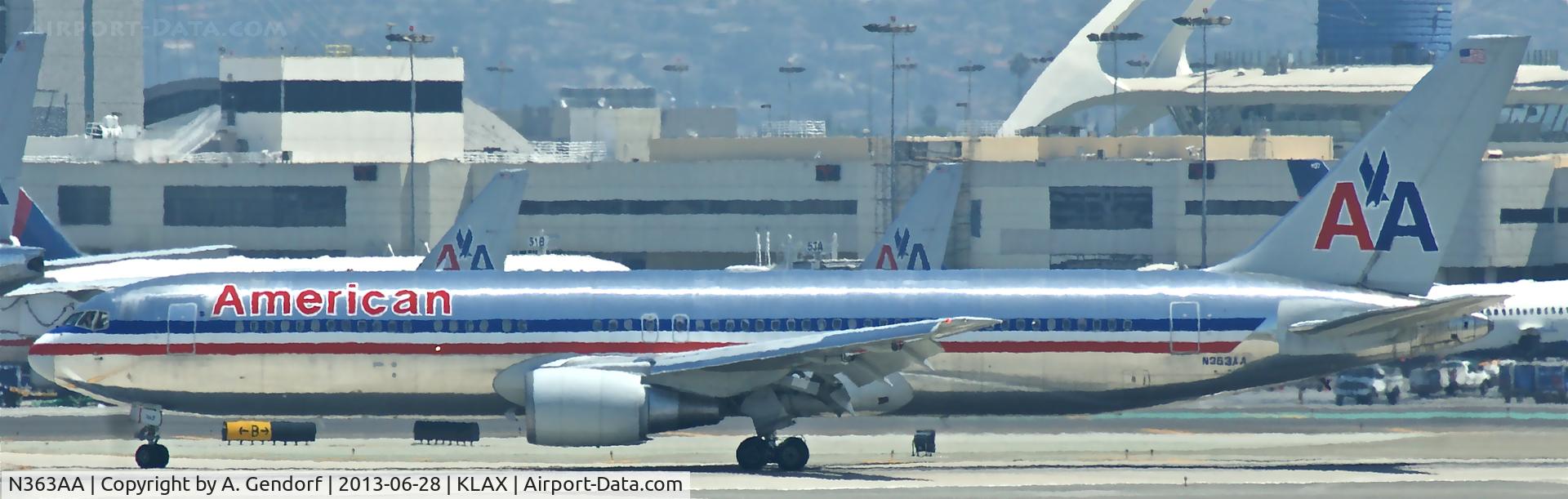 N363AA, 1988 Boeing 767-323 C/N 24044, American Airlines, seen here taxiing at Los angeles Int´l(KLAX)