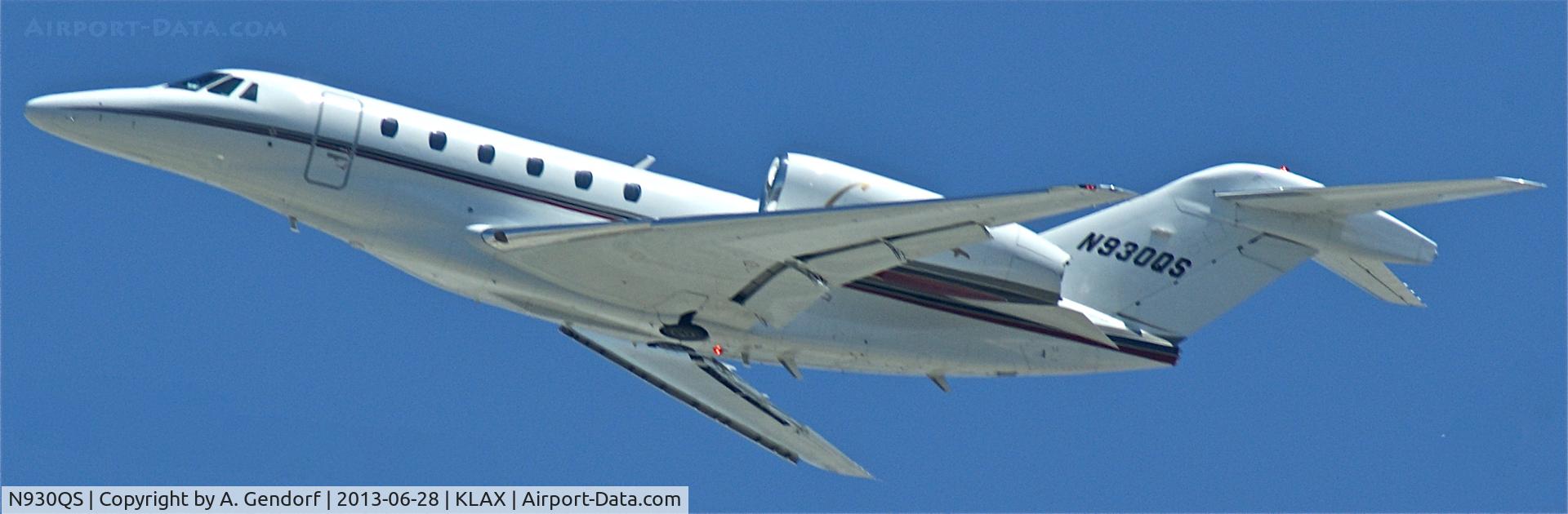 N930QS, 2000 Cessna 750 Citation X C/N 750-0130, Net Jets (untitled), is climbing out Los angeles Int´l(KLAX)