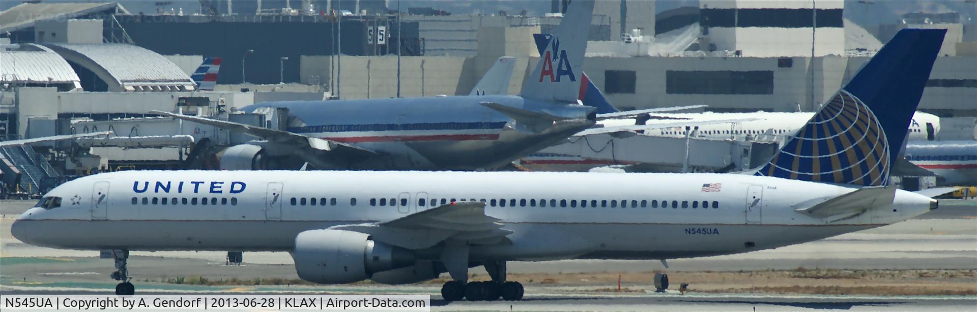 N545UA, 1991 Boeing 757-222 C/N 25323, United, seen here taxiing to the gate after arriving at Los Angeles Int´l(KLAX)