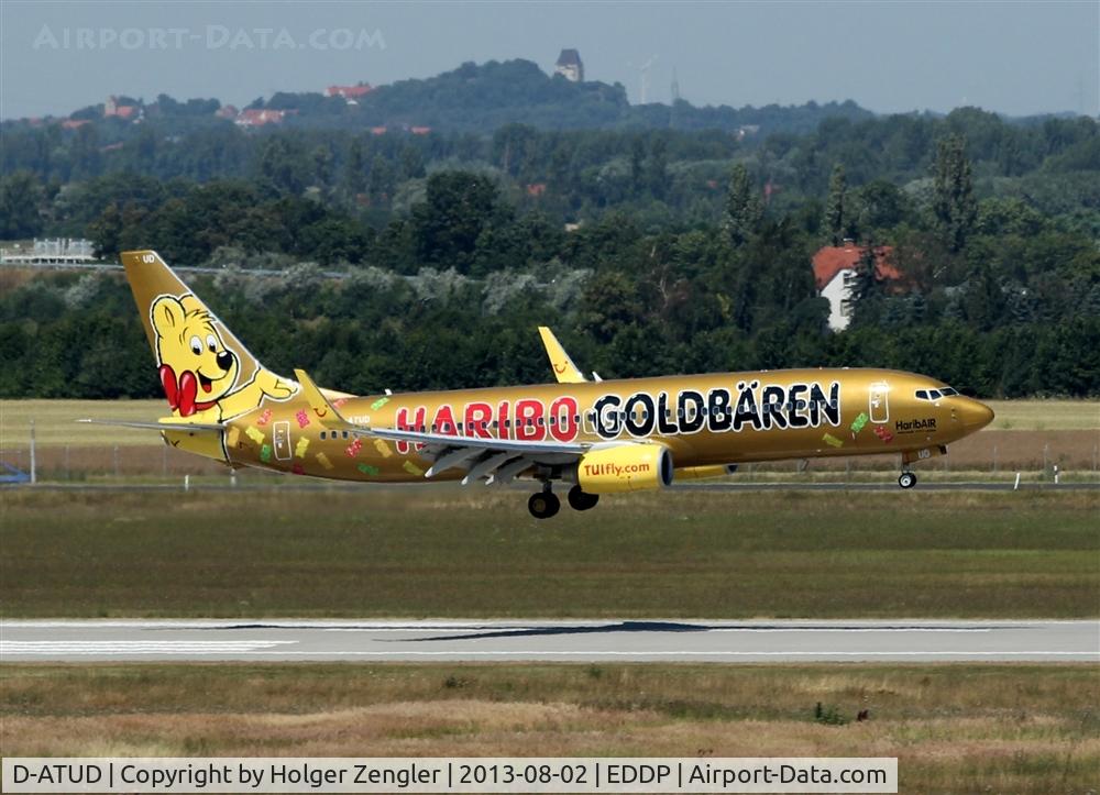 D-ATUD, 2006 Boeing 737-8K5 C/N 34685, Golden gummy bear on final approach for rwy 08L....