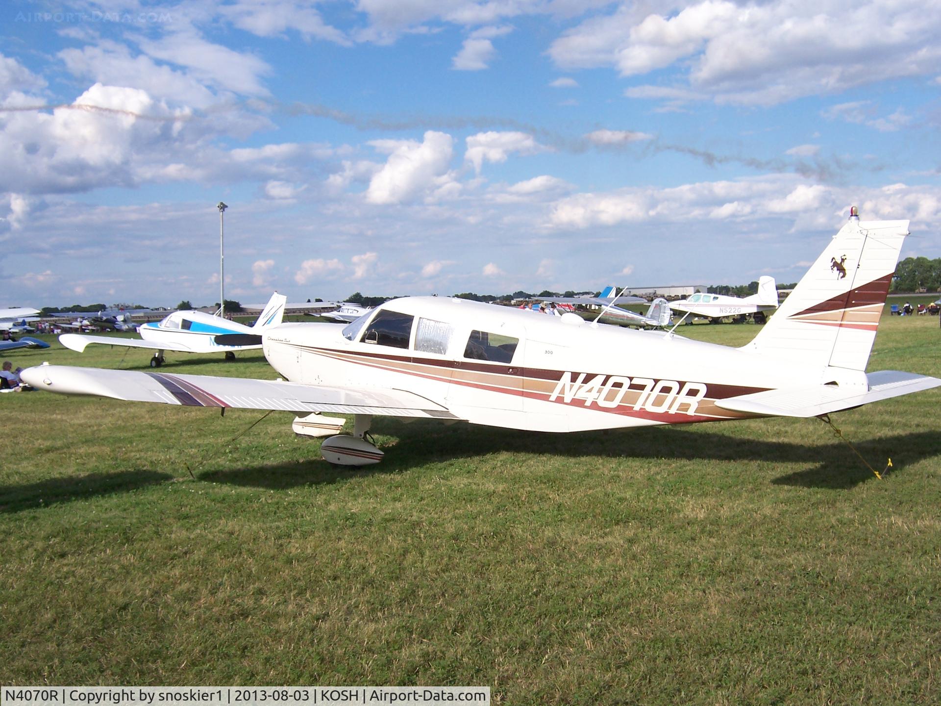 N4070R, 1967 Piper PA-32-300 Cherokee Six Cherokee Six C/N 32-40380, Airventure - Vintage paarking