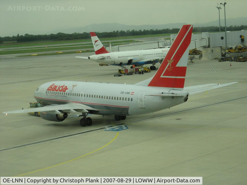 OE-LNN, 2000 Boeing 737-7Z9 C/N 30418, in old Lauda CS