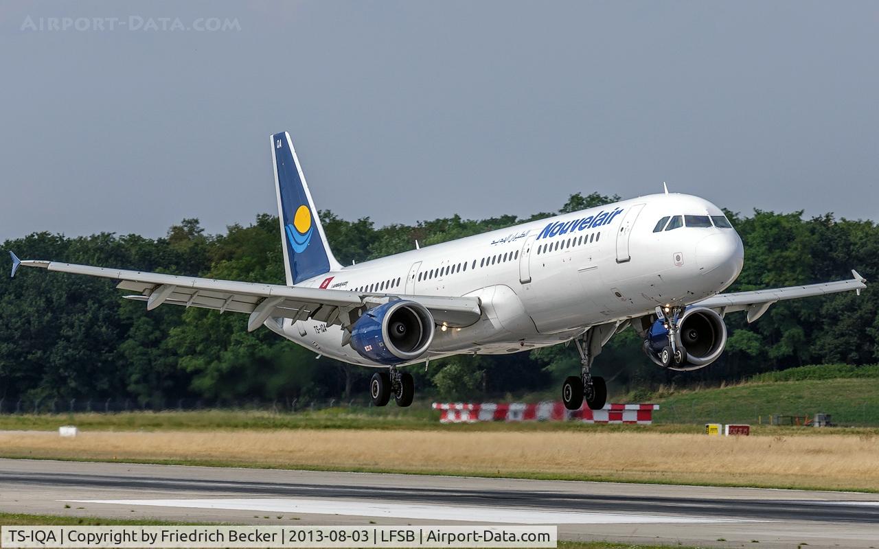 TS-IQA, 1999 Airbus A321-211 C/N 970, moments prior touchdown