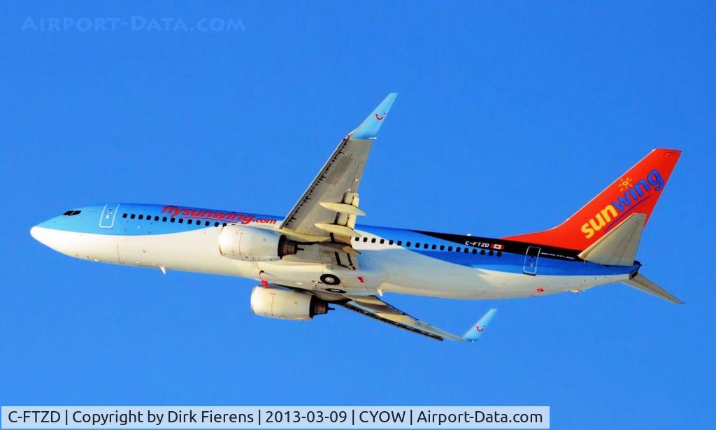 C-FTZD, 2007 Boeing 737-8K5 C/N 35132, Leaving rwy 14 heading for the Carribean area.