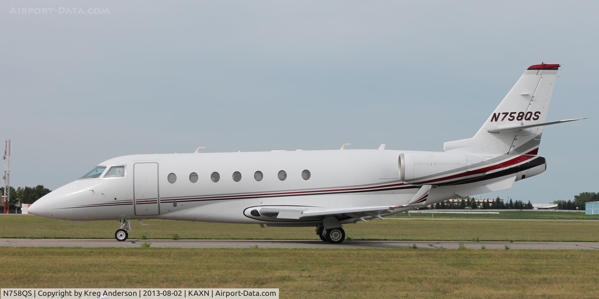 N758QS, 2007 Israel Aircraft Industries Gulfstream 200 C/N 178, Israel Aircraft Industries Gulfstream 200 taxiing to runway 31 for departure.