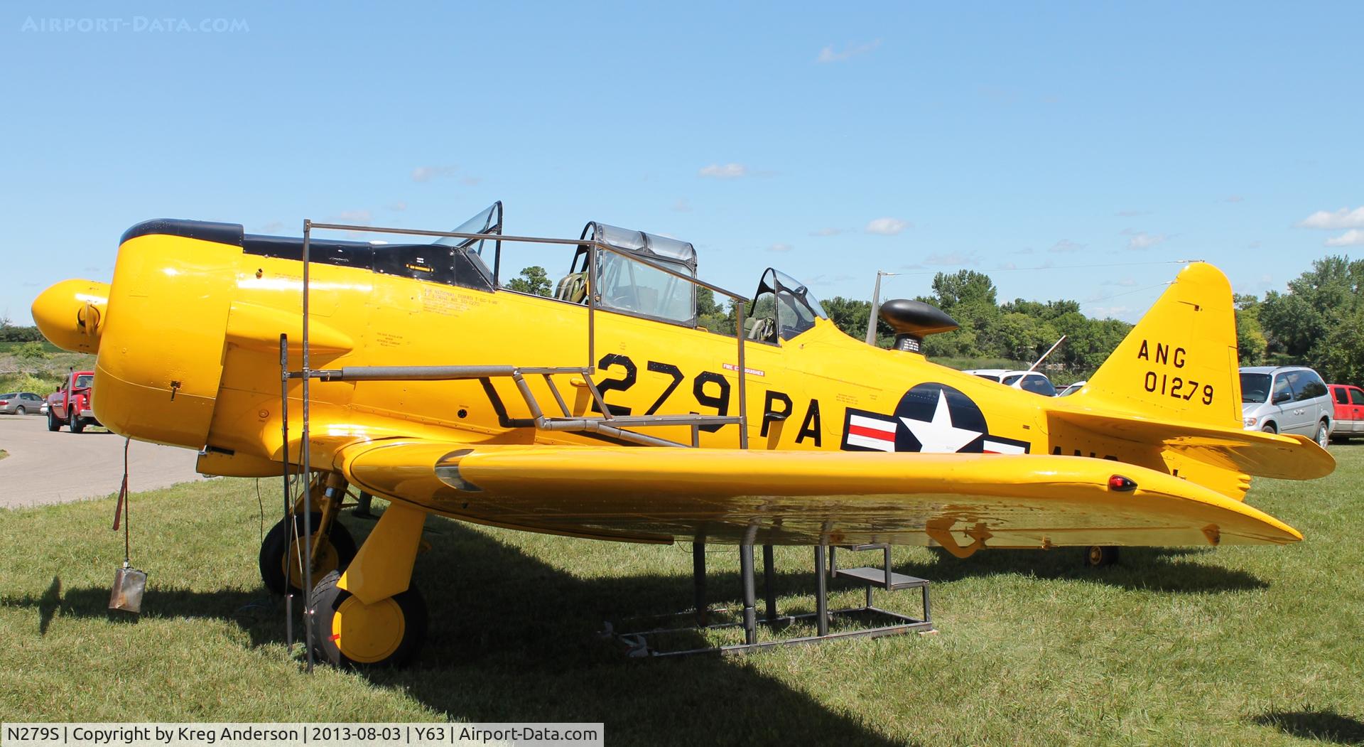 N279S, 1950 North American T-6G Texan C/N 168-443, 2013 Elbow Lake Fly-in