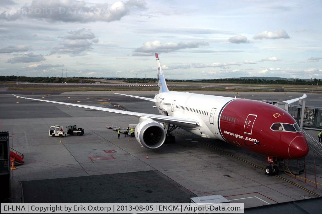 EI-LNA, 2013 Boeing 787-8 Dreamliner C/N 35304, EI-LNA at the gate in OSL/ENGM just arrived after a flight from CPH