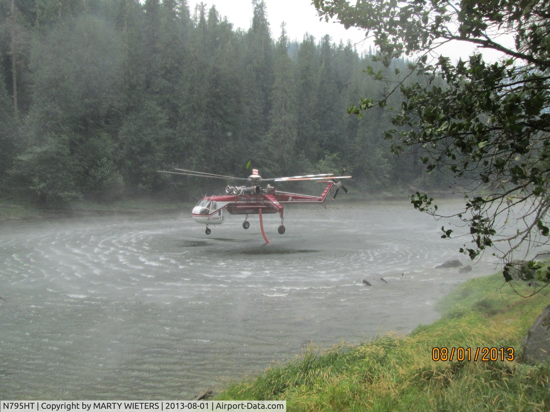 N795HT, 1968 Sikorsky CH-54A Tarhe C/N 64.063, WATER DIPPING ON THE NORTH FORK OF THE CLEARWATER RIVER IDAHO UPSTREAM FROM AQUARIUS CAMPGROUND FIGHTING FIRE NEAR SHEEP SADDLE 8-1-13